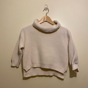 DONSJE Cozy Cream Turtleneck Sweater